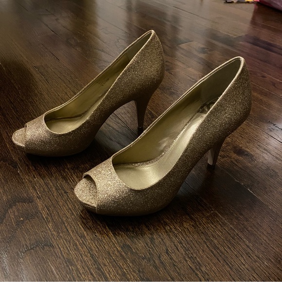 Gold Glitter Heels - 6.5 - Picture 8 of 8